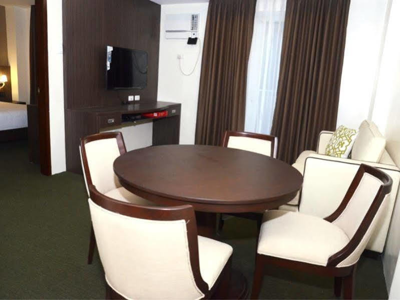 Stradella Hotel Pasig City Exterior photo