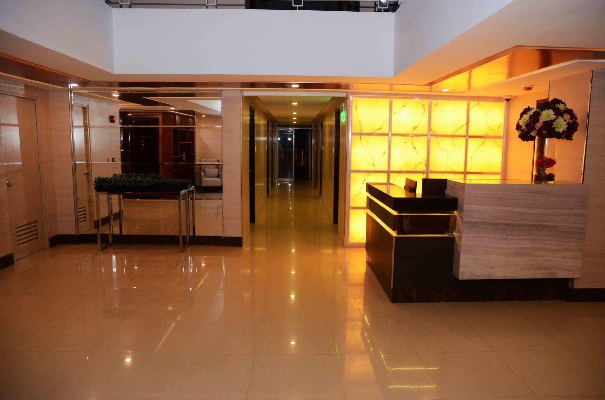 Stradella Hotel Pasig City Exterior photo