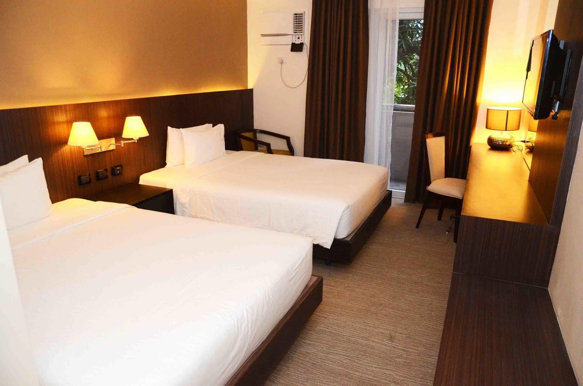 Stradella Hotel Pasig City Exterior photo