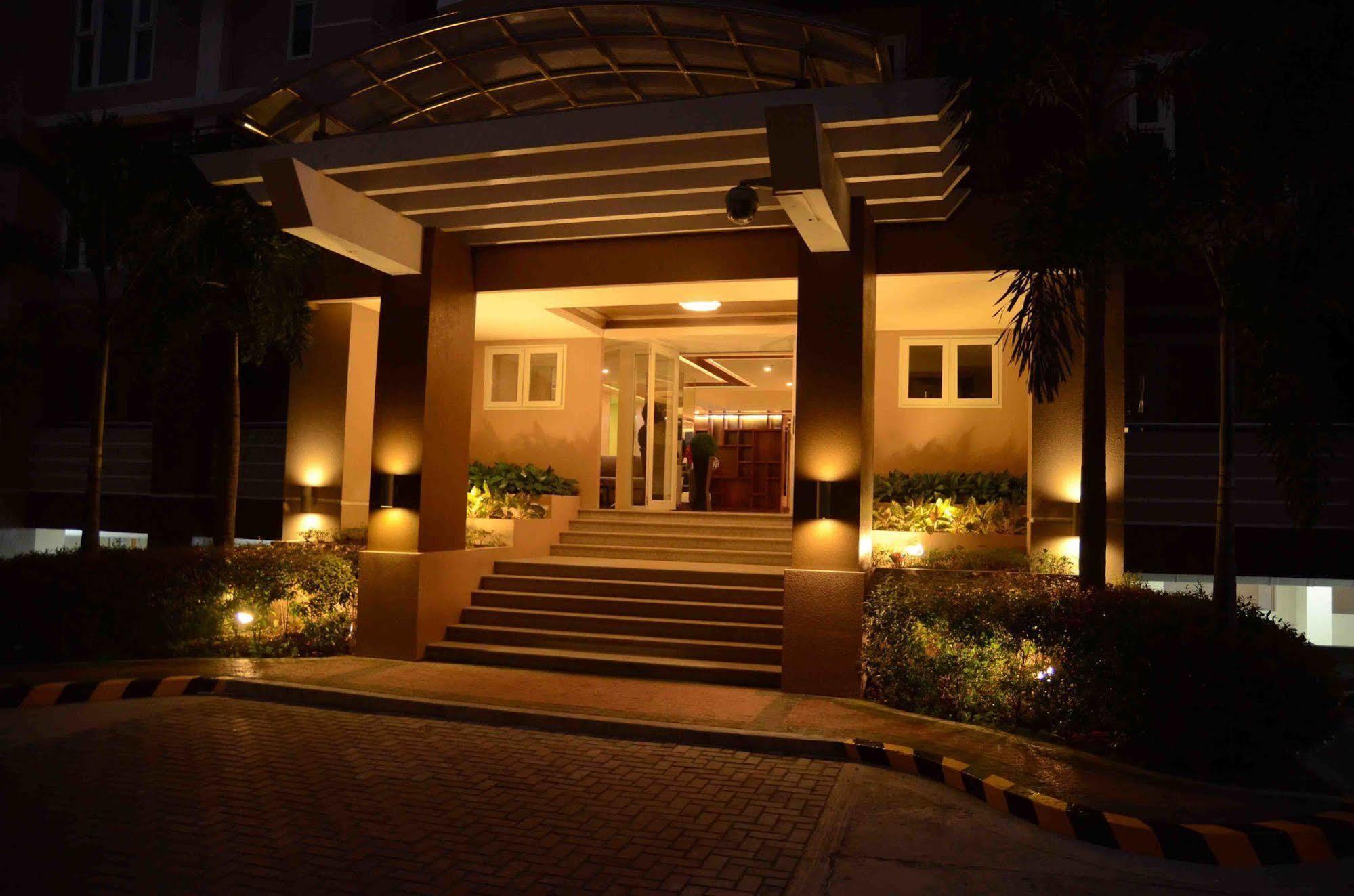Stradella Hotel Pasig City Exterior photo
